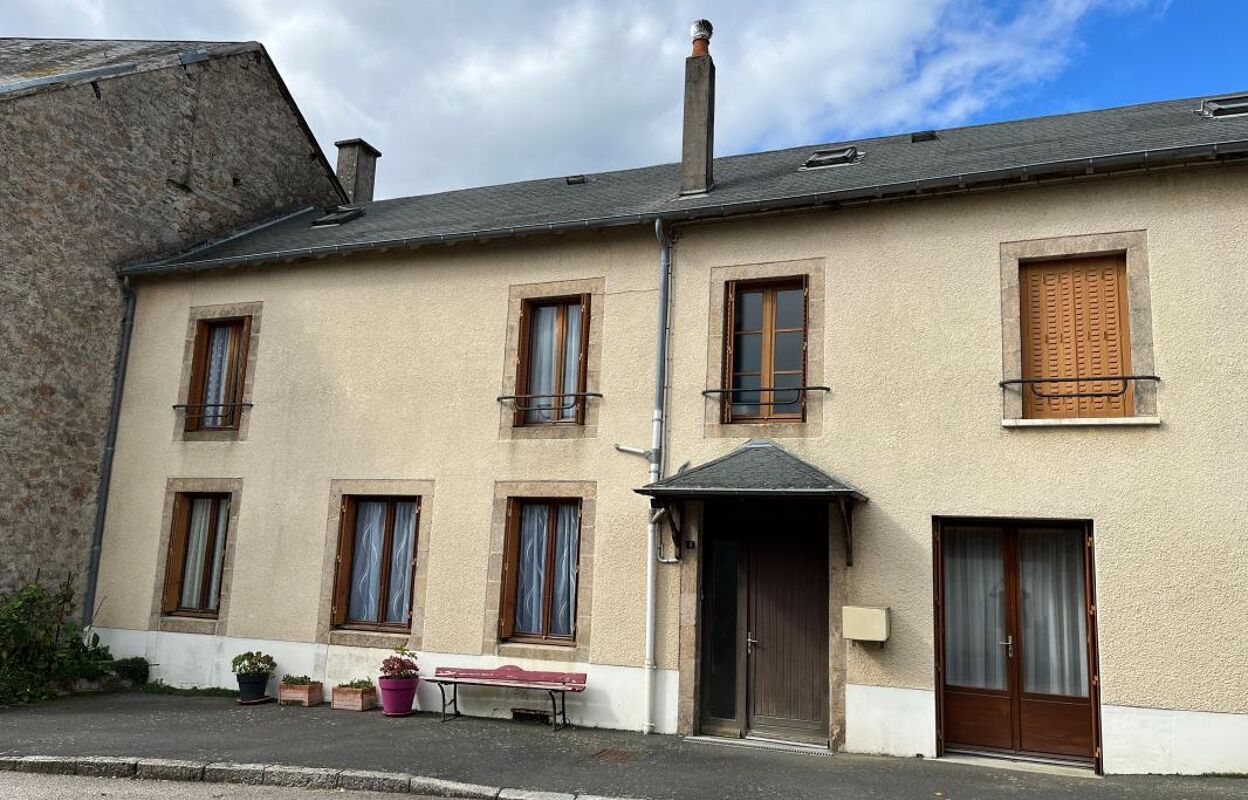 maison 6 pièces 131 m2 à vendre à Saint-Sulpice-Laurière (87370)