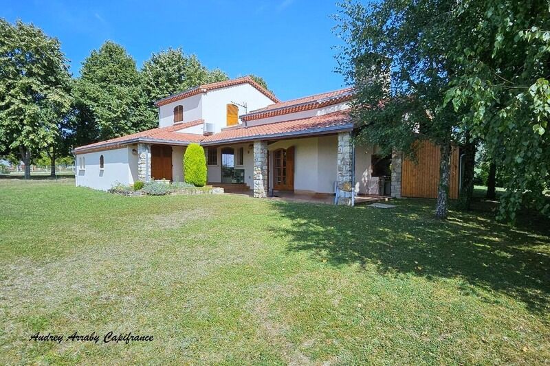 Villa / Maison 5 pièces  à vendre Lezoux 63190