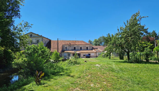 Villa / Maison 8 pièces  à vendre Aujac 17770