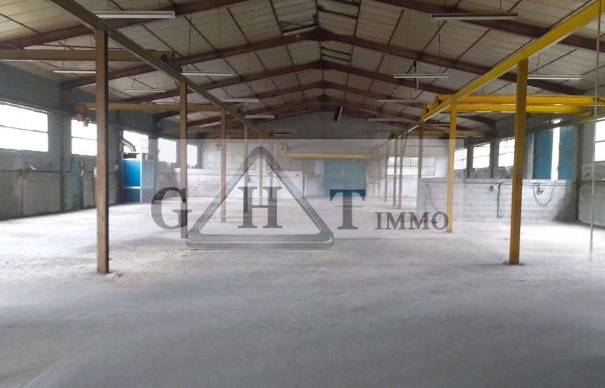 local industriel  pièces 3000 m2 à vendre à Yèvre-la-Ville (45300)