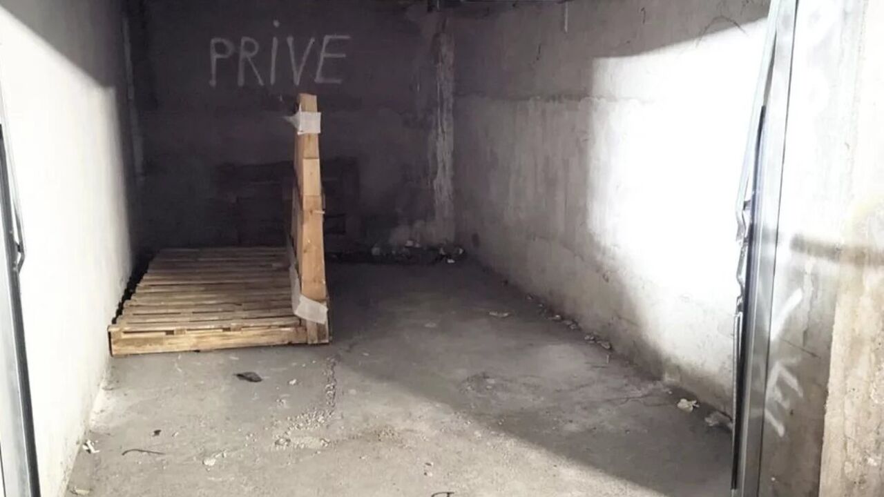 garage  pièces  m2 à vendre à Nice (06300)