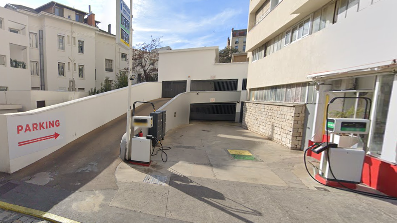 garage  pièces 13 m2 à louer à Marseille 8 (13008)