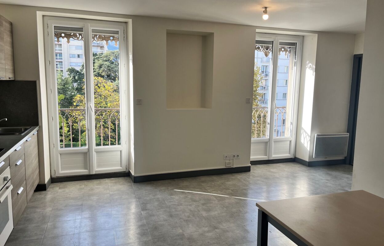 appartement 4 pièces 49 m2 à louer à Grenoble (38100)