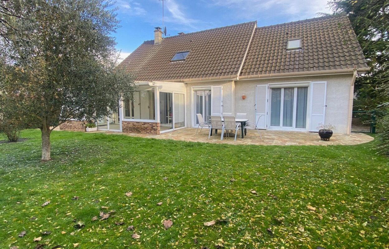 maison 8 pièces 174 m2 à vendre à Pontault-Combault (77340)