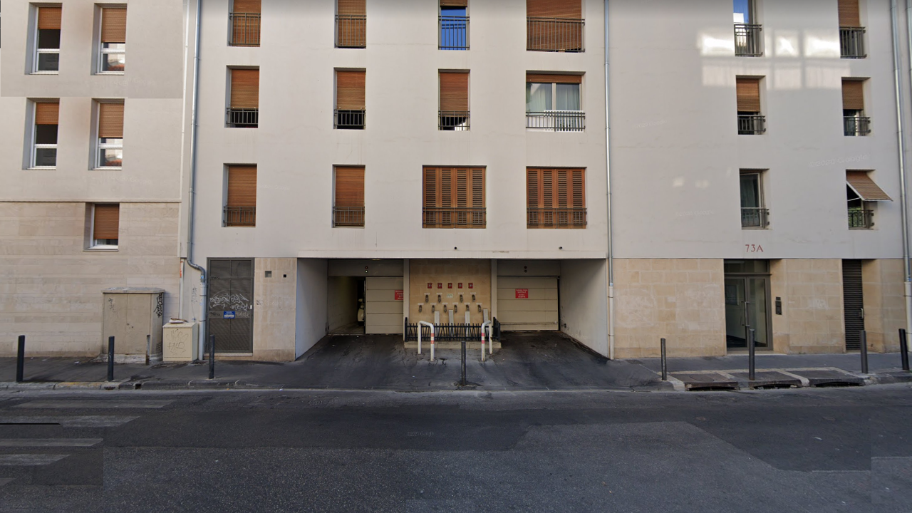 garage  pièces 12 m2 à louer à Marseille 5 (13005)