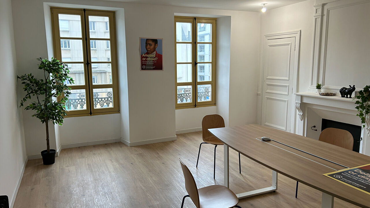 bureau  pièces 120 m2 à louer à Rennes (35000)