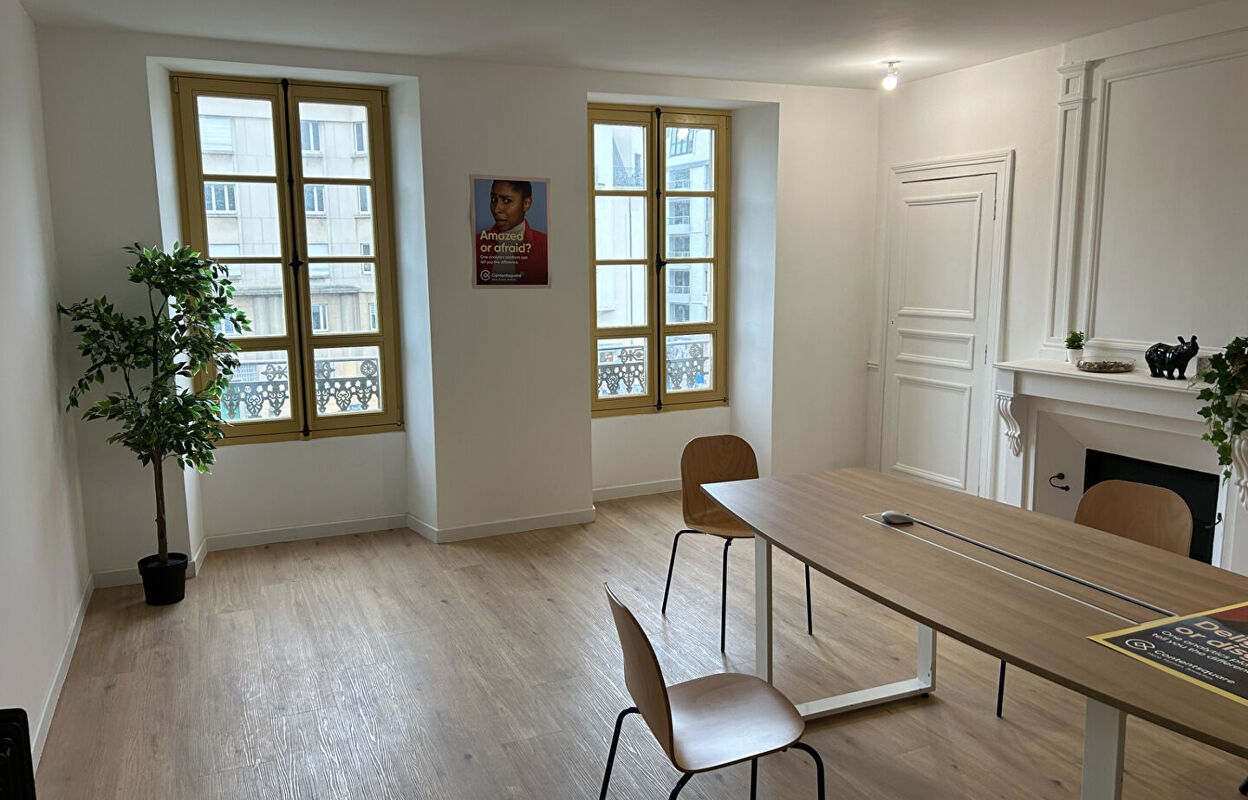 bureau  pièces 120 m2 à louer à Rennes (35000)