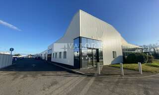Commerce  3063 m² à louer à Reyrieux (01600)