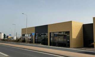 Commerce  581 m² à louer à Limas (69400)