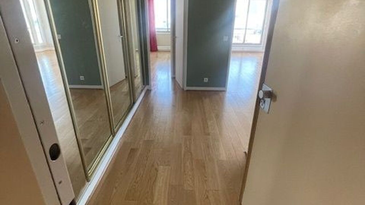 appartement 4 pièces 97 m2 à louer à Courbevoie (92400)