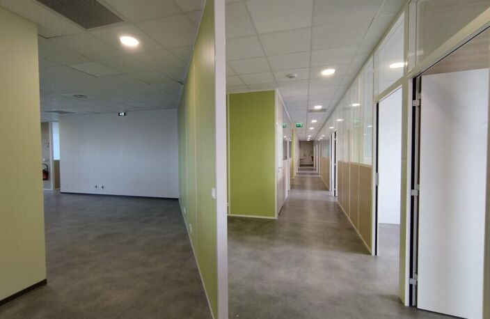 BUREAUX à VENDRE — photo 4