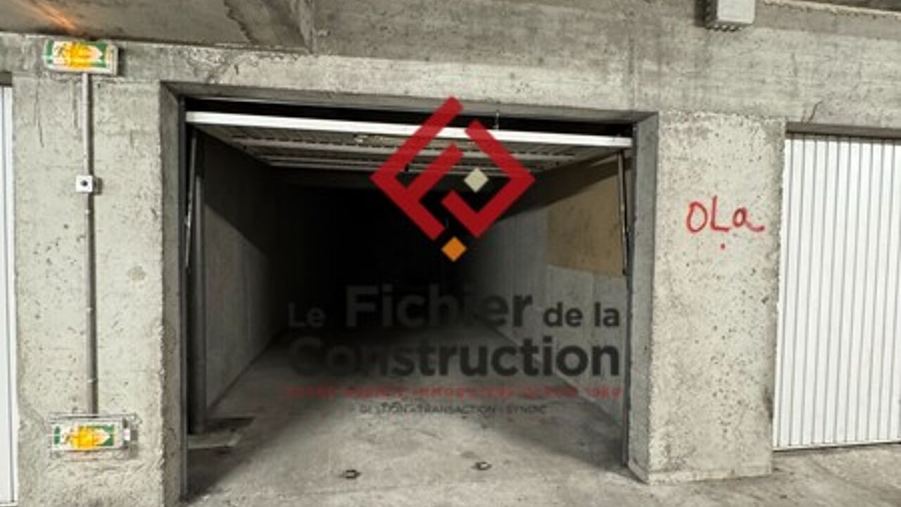 garage  pièces 24 m2 à louer à Grenoble (38000)