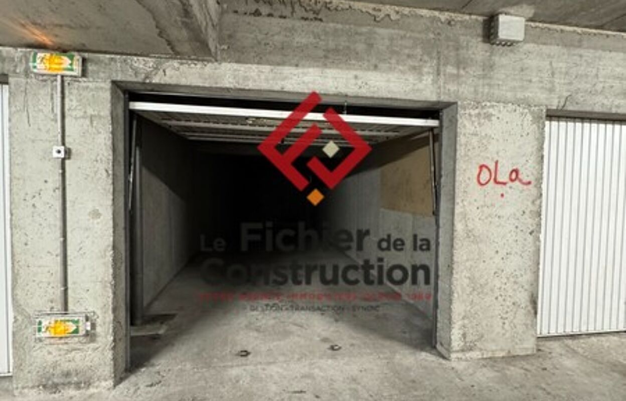 garage  pièces 24 m2 à louer à Grenoble (38000)