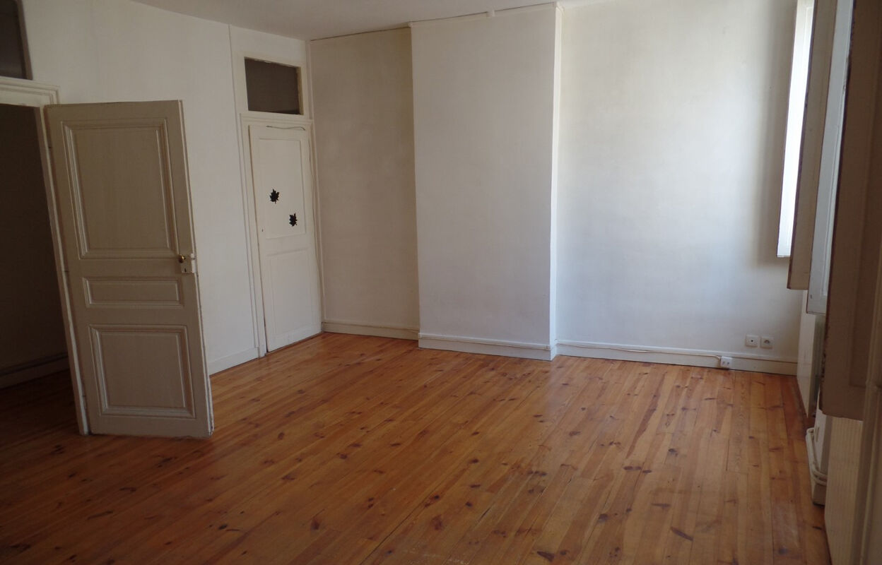 appartement 2 pièces 56 m2 à vendre à Lyon 1 (69001)