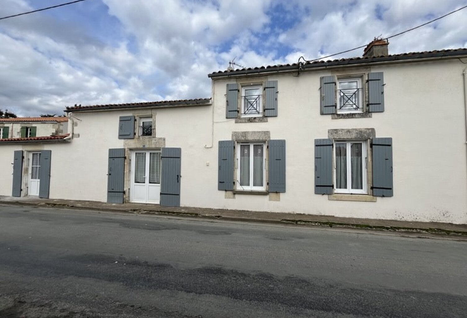 Charentaise de 6 pièces principales — photo 1