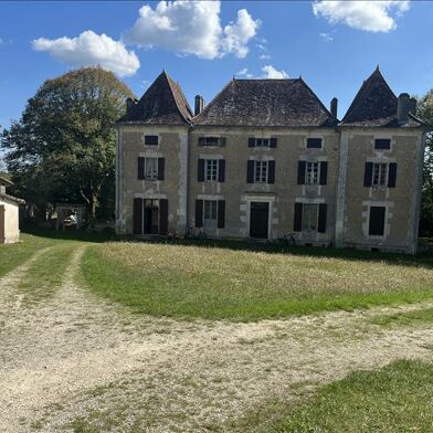 Maison 18 pièces 595650 €