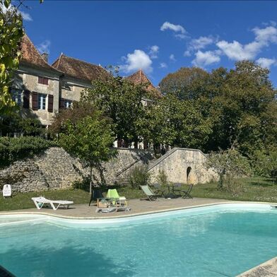 Maison 18 pièces 595650 €