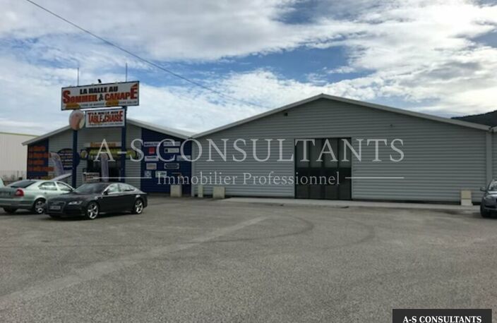 LOCAL COMMERCIAL AVEC STOCKAGE A LOUER — photo 2