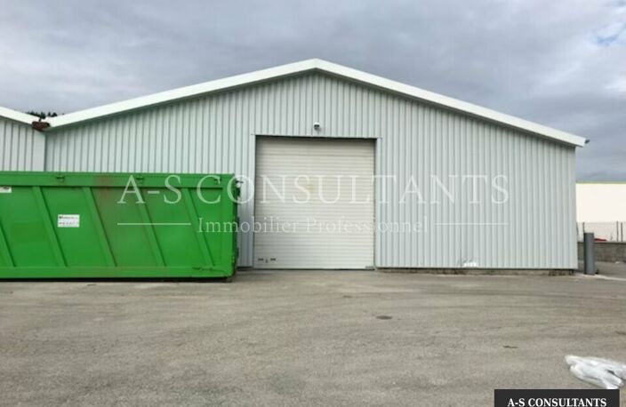 LOCAL COMMERCIAL AVEC STOCKAGE A LOUER — photo 4