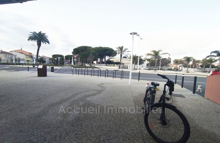Murs commerciaux tous commerces, en bon état.<BR>Accès personne à — photo 5