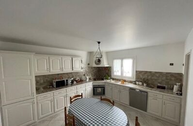 location maison 2 500 € CC /mois à proximité de Saint-Jean-d'Illac (33127)