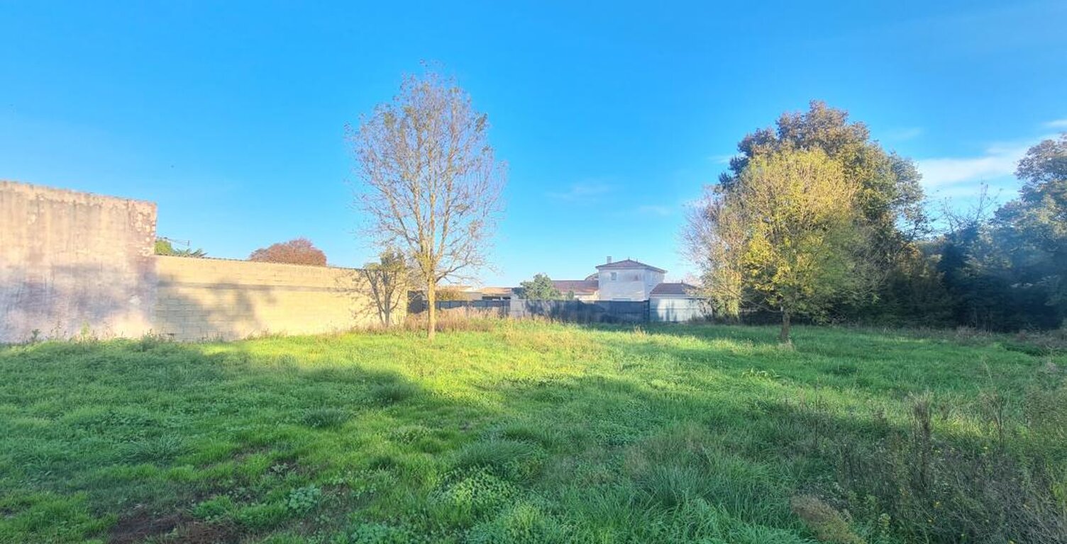 Terrain constructible de 940 m² environ, secteur calme — photo 1
