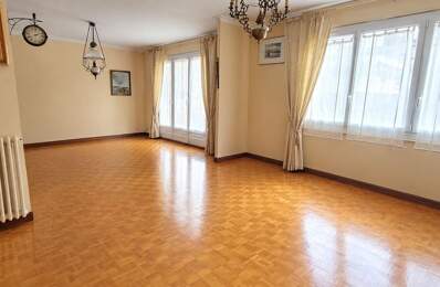 Appartement À Vendre — photo du bien
