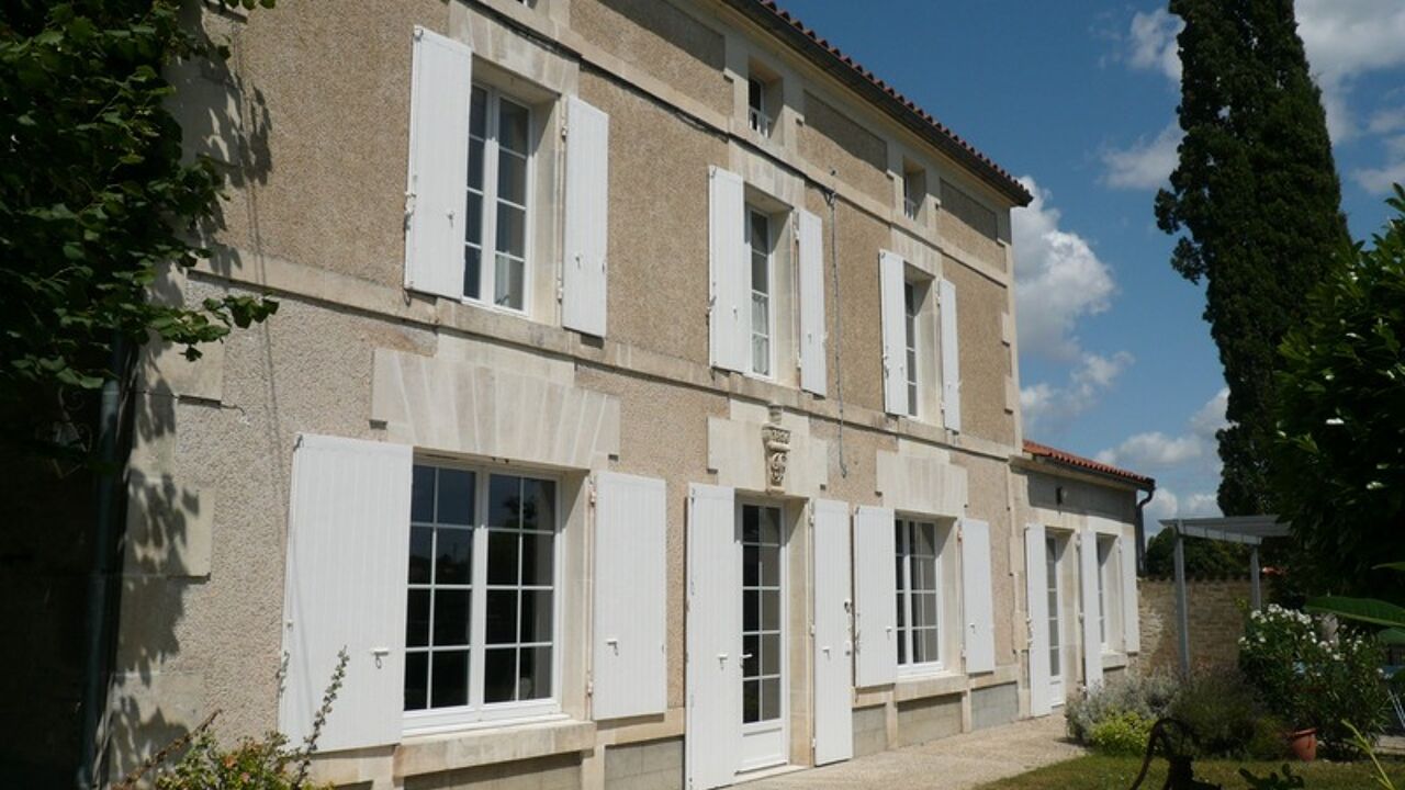 maison 8 pièces 154 m2 à vendre à Jarnac (16200)