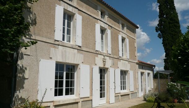 Villa / Maison 8 pièces  à vendre Jarnac 16200