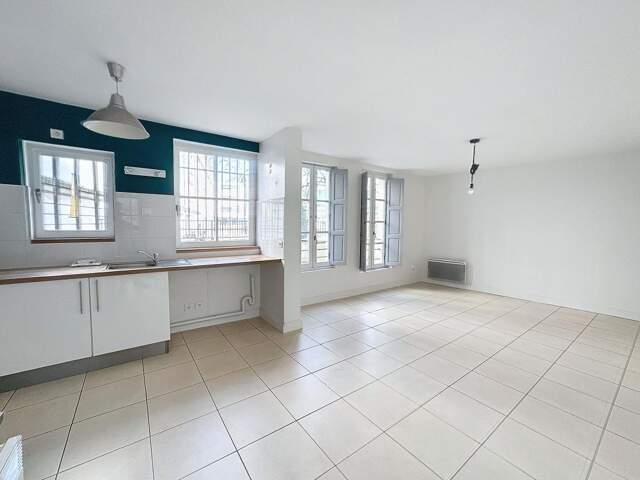Appartement À Vendre — photo du bien