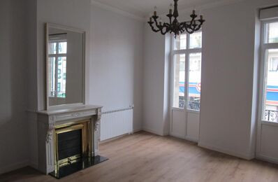 location appartement 1 372 € CC /mois à proximité de Cenon (33150)