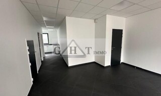 Commerce  140 m² à louer à Saint-Pierre-du-Perray (91280)
