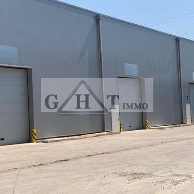 Local industriel 440 m²