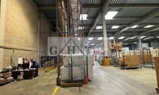 Local industriel  7610 m² à louer à Combs-la-Ville (77380)