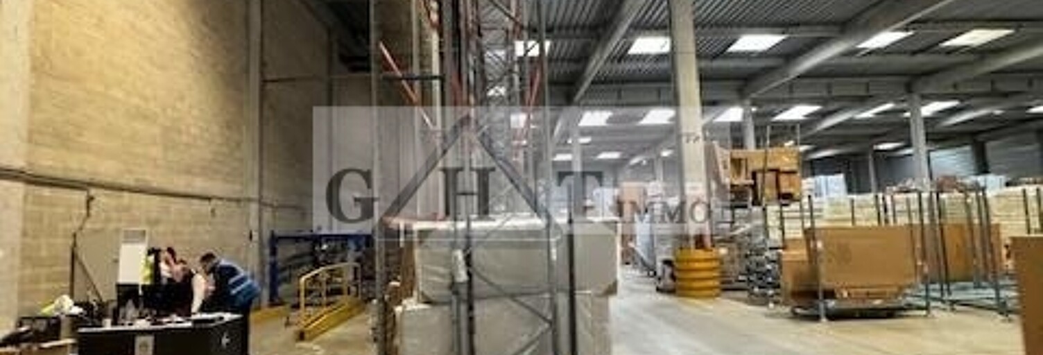 Local industriel  7610 m² à louer à Combs-la-Ville (77380)