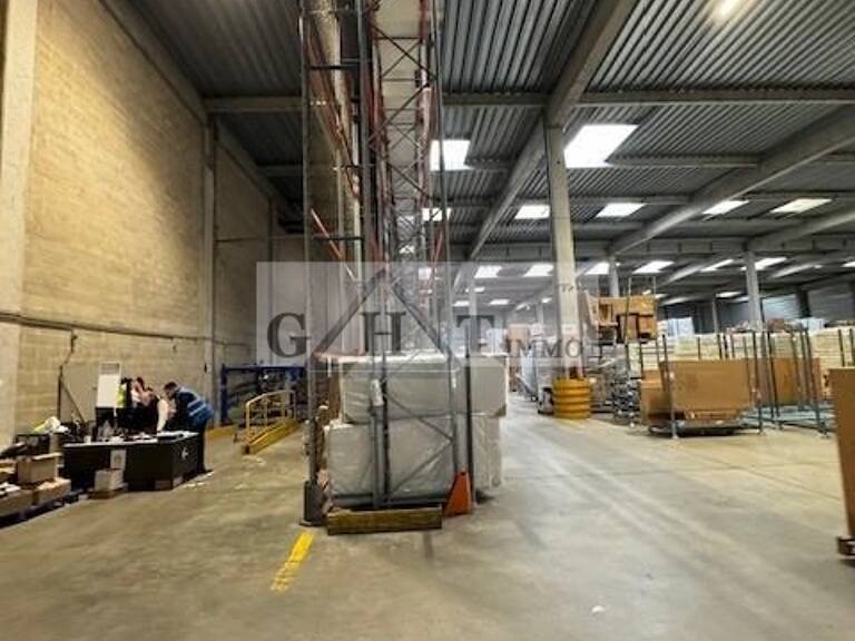 ENTREPOT 7610 M² A LOUER COMBS LA VILLE — photo 1