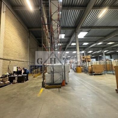 Local industriel  33000 €