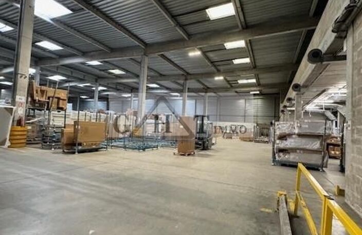 ENTREPOT 7610 M² A LOUER COMBS LA VILLE — photo 3