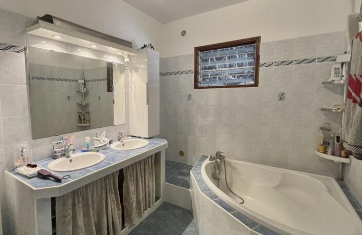 A VENDRE MAISON PLAIN PIED F5 ETANG SALE LES HAUT — photo 5