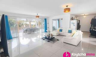 Maison 5 Pièces 143 m² à vendre à Saint-Pierre (97432)