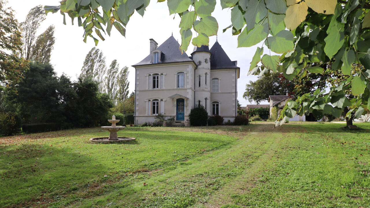 maison 9 pièces 224 m2 à vendre à Nieul-le-Virouil (17150)