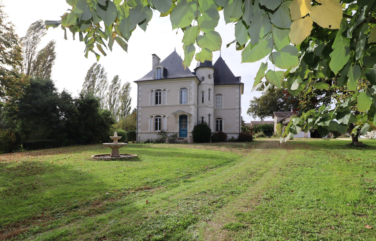 maison 9 pièces 224 m2 à vendre à Nieul-le-Virouil (17150)