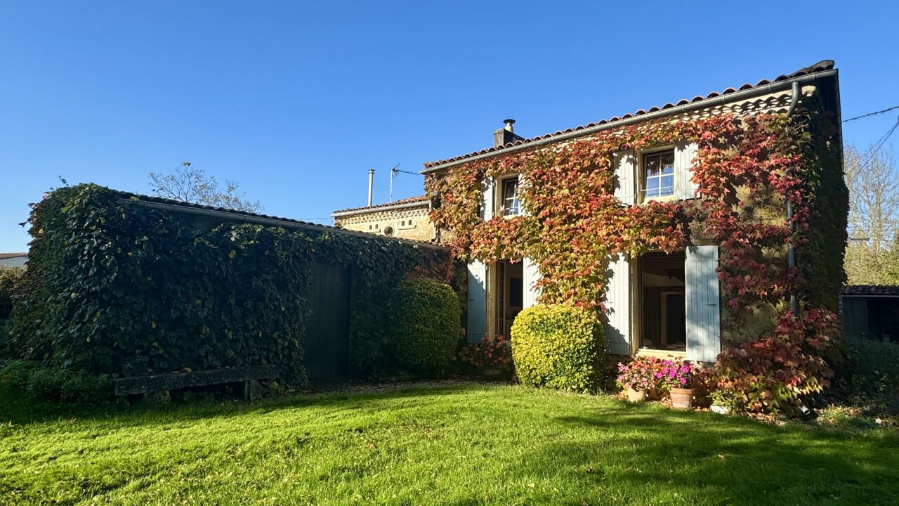 maison 8 pièces 185 m2 à vendre à Saint-Hilaire-de-Villefranche (17770)