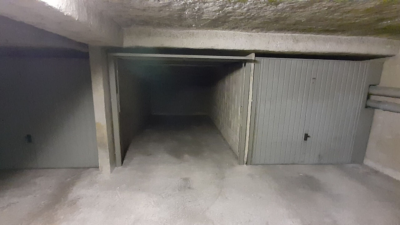 garage  pièces 13 m2 à vendre à Lyon 7 (69007)