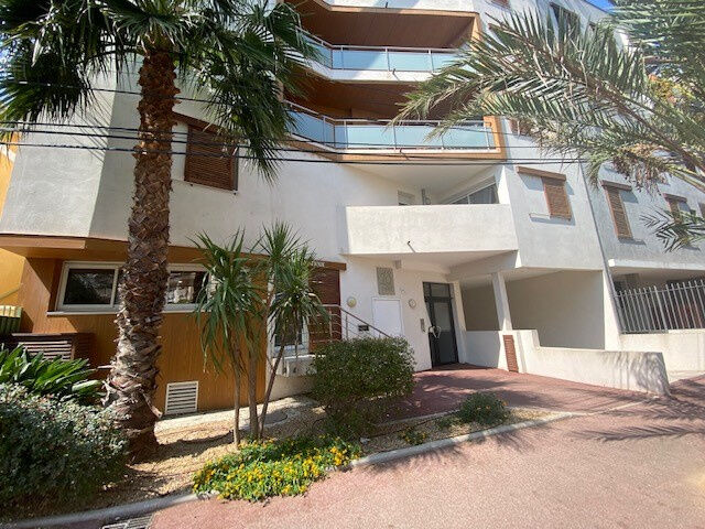 Appartement 2 pièces  à louer Hyères 83400