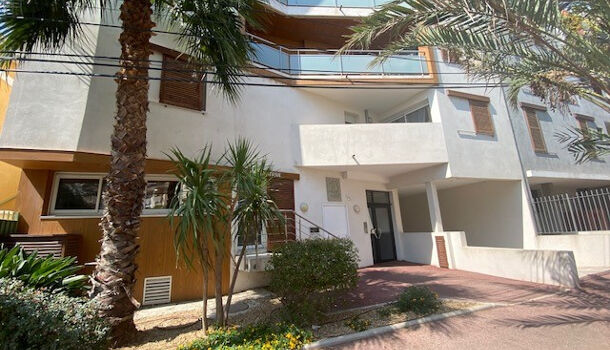 Appartement 2 pièces  à louer Hyères 83400