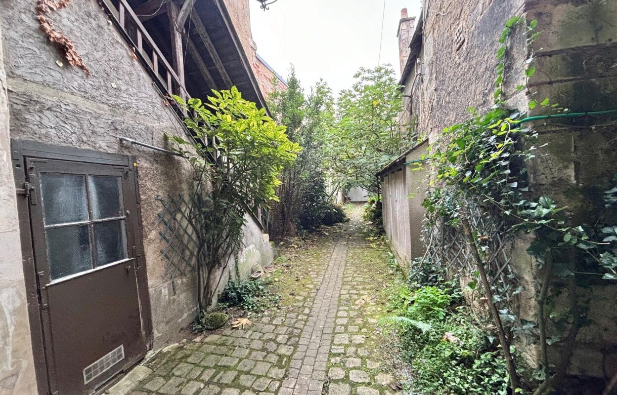 immeuble  pièces 198 m2 à vendre à Bourges (18000)