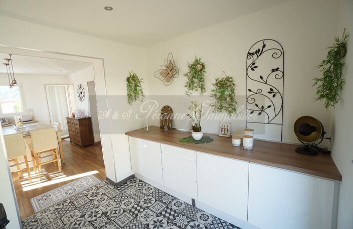 Villa — photo 5