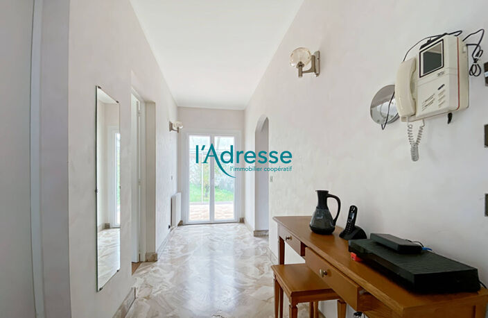 Une villa comme on n'en fait plus ! — photo 3