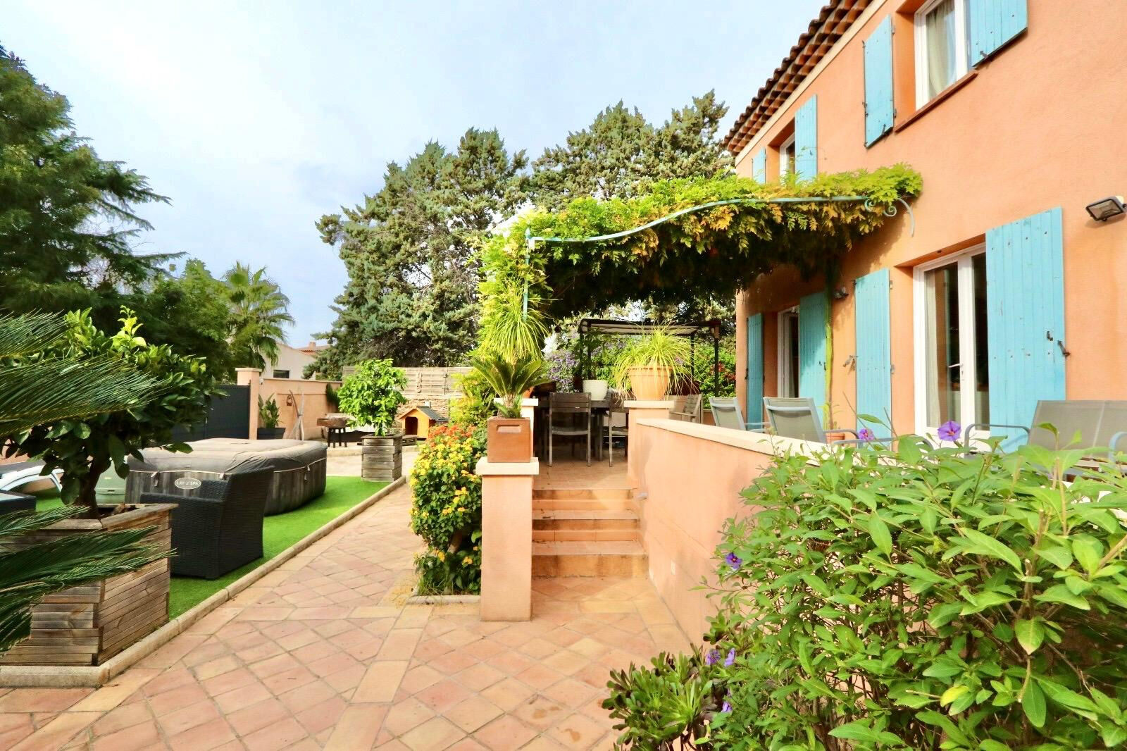 Villa / Maison  T4 à vendre Londe-les-Maures (La) 83250